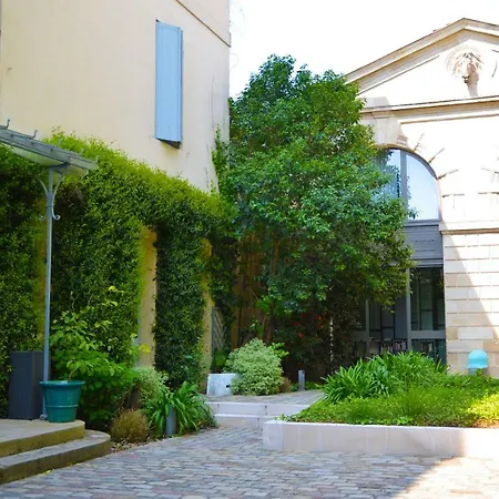 La Maison Bord'eaux Szálloda 4*